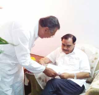 BJP leaders raised eyebrows by the party's eyebrows! | पक्ष सोडून गेलेल्यांच्या उपस्थितीने उंचावल्या भाजप नेत्यांच्या भुवया!