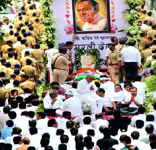 Congress faces defeat in Mumbai | मुंबईतील काँग्रेसचा चेहरा हरपला..