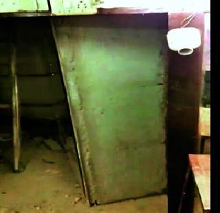 Five thieves in the orchestra bar | ऑर्केस्ट्रा बारमध्ये पाच चोरकप्पे