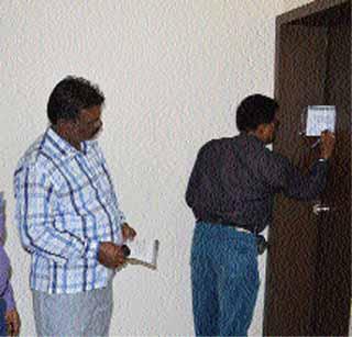 Municipal corporation's action against hotel professionals | हॉटेल व्यावसायिकांविरुद्ध महापालिकेची कारवाई Municipal corporation's action against hotel professionals | हॉटेल व्यावसायिकांविरुद्ध महापालिकेची कारवाई