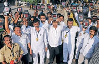 -On RTO Auto Gift | -तर आरटीओला आॅटो ‘गिफ्ट’