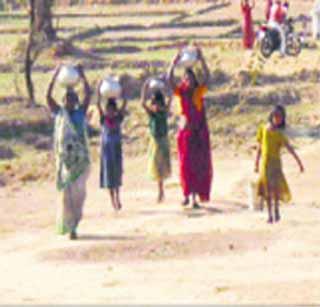 Watercolor Liquids; Water conservation in 88 villages | जलवाहिनी लिकेज; ८८ गावांमध्ये जलसंकट Watercolor Liquids; Water conservation in 88 villages | जलवाहिनी लिकेज; ८८ गावांमध्ये जलसंकट