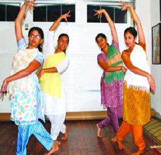 Josh-Bedekar's 'Navrang' | जोशी-बेडेकरमध्ये ‘नवरंग’