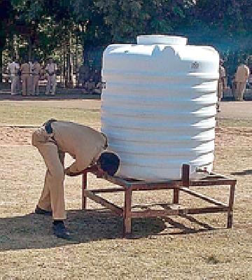 The care of the boss, the helpless wind | साहेबांची काळजी, शिपाई वाऱ्यावर