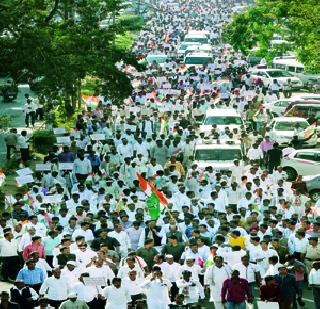 Congress attacks | काँग्रेसचा हल्लाबोल Congress attacks | काँग्रेसचा हल्लाबोल