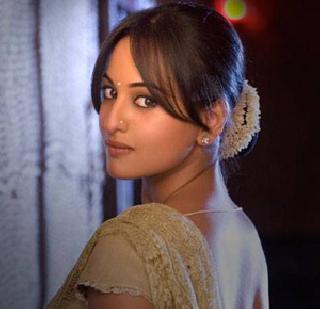 Sonakshi will now be seen in action | आता अॅक्शन करताना दिसेल सोनाक्षी Sonakshi will now be seen in action | आता अॅक्शन करताना दिसेल सोनाक्षी