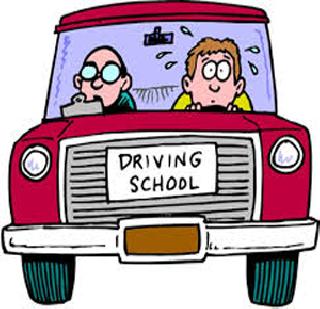 The girl's molestation in a moving car | चालत्या कारमध्ये तरुणीचा विनयभंग