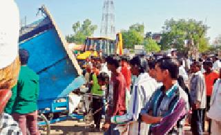 Encroachment in 21 shops of Chandur municipality | चांदूर पालिकेच्या २१ दुकानांत अतिक्रमण