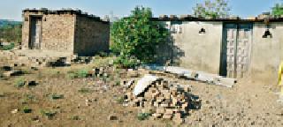 Projected farmer, Desodhi | प्रकल्पग्रस्त शेतकरी देशोधडीला