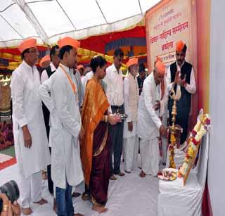 Literary conventions should be done in the syllabus of Sanskar | साहित्य संमेलने संस्काराची दालने व्हावीत