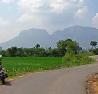 Accident with bad sidebars | खराब साईडपट्ट्यांनी अपघात