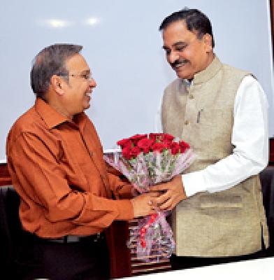 Happy Ministers of the Lokmat | मंत्र्यांची ‘लोकमत’ला शुभेच्छाभेट