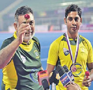 India forced to apologize | भारताने माफी मागण्यास भाग पाडले