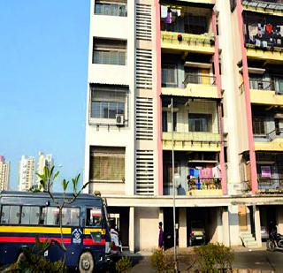 Ignore the safety of housing societies | गृहनिर्माण सोसायट्यांचे सुरक्षेकडे दुर्लक्ष