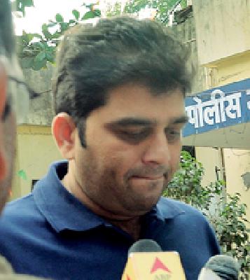 Harshavardhan Jadhav reached Sonegaon Thane | हर्षवर्धन जाधव पोहचले सोनेगाव ठाण्यात