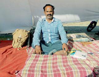 Without the fulfillment of the demands will not move! | मागण्यांच्या पूर्ततेशिवाय हलणार नाही!