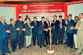 Government wants to have nanotechnology in the blood banks | शासकीय रक्तपेढ्यांमध्ये नॅट तंत्रज्ञान गरजेचे