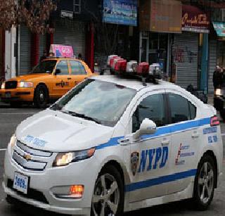 The murders of two officers of the New York Police | न्यूयॉर्क पोलिसांतील दोन अधिका-यांची हत्या