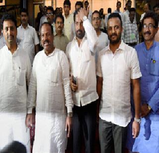 The suspension of the five legislators of the Congress | काँग्रेसच्या पाच आमदारांचे निलंबन मागे