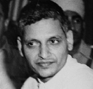 The Hindu Mahasabha did the mishap in the land of Nathuram Godse temple | हिंदू महासभेने मीरतमध्ये केले नथुराम गोडसे मंदीराचे भूमीपूजन The Hindu Mahasabha did the mishap in the land of Nathuram Godse temple | हिंदू महासभेने मीरतमध्ये केले नथुराम गोडसे मंदीराचे भूमीपूजन