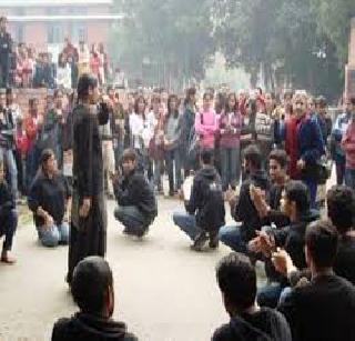 Public awareness through the art of government schemes | शासकीय योजनांची कलापथकांद्वारे जनजागृती