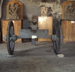 Sindhkhedraja's historic mortar found! | सिंदखेडराजाची ऐतिहासिक तोफ सापडली!