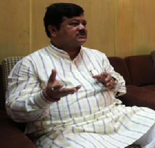 Praveen Darekar visits Uddhav Thackeray | प्रवीण दरेकर उद्धव ठाकरेंच्या भेटीला