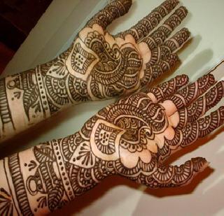 Mehrithi sketch records Vikrama! | मेहंदी रेखाटनात विक्रमाला गवसणी! Mehrithi sketch records Vikrama! | मेहंदी रेखाटनात विक्रमाला गवसणी!