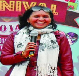 Wonder costume rapture rapture | विंटरच्या वेशभूषेत सखींनी लुटला रॅम्पचा आनंद Wonder costume rapture rapture | विंटरच्या वेशभूषेत सखींनी लुटला रॅम्पचा आनंद