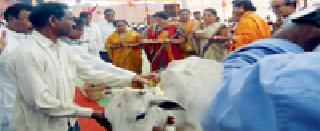 Maintain self-respect of being Hindu | हिंदू असल्याचा स्वाभिमान कायम ठेवा