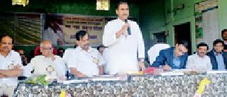 Pathri to make ideal village in the country | पाथरीला देशातील आदर्श गाव बनविणार