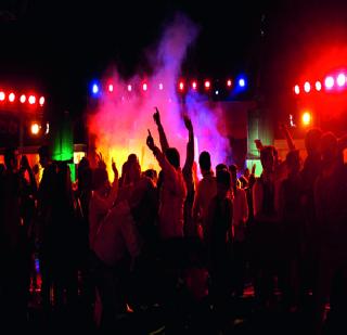 Welcome to New Year's Eve enthusiasm | उत्साह, जल्लोषात नववर्षाचे स्वागत