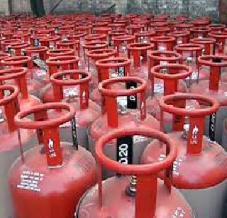 Unconsumed cylinders and jet fuel are cheaper | विनाअनुदानित सिलेंडर आणि विमान इंधन झाले स्वस्त