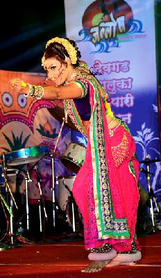Spellbound with 'Rangarang' of Devgad | देवगडवासीय ‘रंगतरंग’ने मंत्रमुग्ध Spellbound with 'Rangarang' of Devgad | देवगडवासीय ‘रंगतरंग’ने मंत्रमुग्ध
