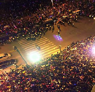 China's stampede; 36 deaths | चीनमध्ये चेंगराचेंगरी; ३६ मृत्युमुखी