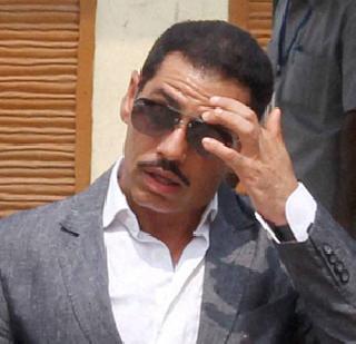 Notice from Income Tax to Vadra's company | वड्रा यांच्या कंपनीला आयकरकडून नोटीस
