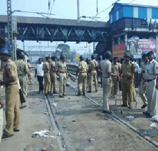 Central Railway Traffic Prerequisites | मध्य रेल्वेची वाहतूक पूर्वपदावर Central Railway Traffic Prerequisites | मध्य रेल्वेची वाहतूक पूर्वपदावर