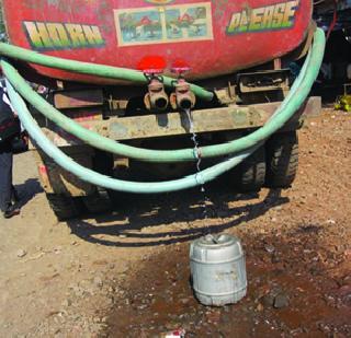 Ban on illegal drinking water in Vasai-Virar sub-district rural area | वसई-विरार उपप्रदेशाच्या ग्रामीण भागातील अवैध पाणीउपशावर बंदी Ban on illegal drinking water in Vasai-Virar sub-district rural area | वसई-विरार उपप्रदेशाच्या ग्रामीण भागातील अवैध पाणीउपशावर बंदी