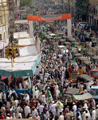 Eid march: | ईदनिमित्त जुलूस : Eid march: | ईदनिमित्त जुलूस :