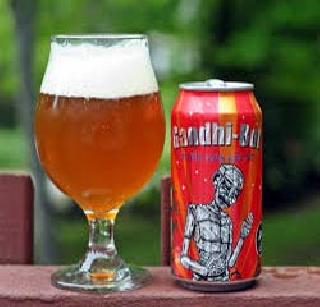 Controversy over Gandhiji's picture on a beer bottle | बीअरच्या बाटलीवरील गांधीजींच्या चित्राने वाद Controversy over Gandhiji's picture on a beer bottle | बीअरच्या बाटलीवरील गांधीजींच्या चित्राने वाद