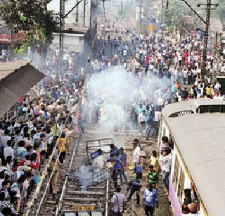 Good name for development! | विकासाच्या नावानं चांगभलं ! Good name for development! | विकासाच्या नावानं चांगभलं !