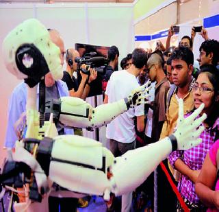 Technology expands in youth! | तंत्रज्ञानाच्या प्रदर्शनांनी तरुणाई थक्क! Technology expands in youth! | तंत्रज्ञानाच्या प्रदर्शनांनी तरुणाई थक्क!