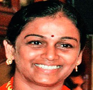 Shubha Raul again Shiv Sena! | शुभा राऊळ पुन्हा शिवसेनेत!