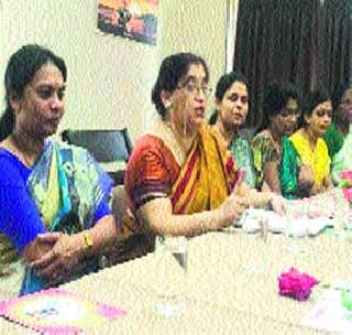 Support for the widows of the suicidal family | आत्महत्याग्रस्त कुटुंबातील विधवांना आधार देणार Support for the widows of the suicidal family | आत्महत्याग्रस्त कुटुंबातील विधवांना आधार देणार