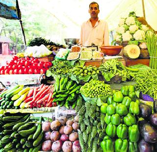 Vegetable prices fall, vegetables are cheap only | भाज्यांचे दर कडाडले, पालेभाज्या मात्र स्वस्त!