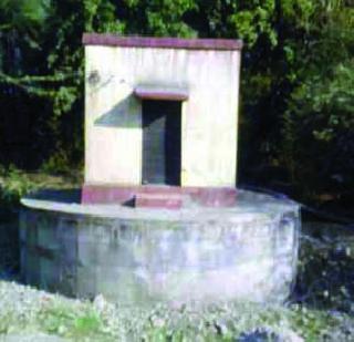 Water problem in Mubee village is serious | मुरबे गावात पाण्याची समस्या गंभीर