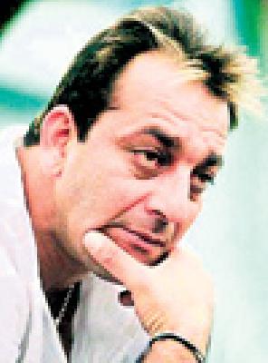 Sanjay Dutt has violated the rules of the rules | संजय दत्तने केला फर्लो नियमांचा भंग