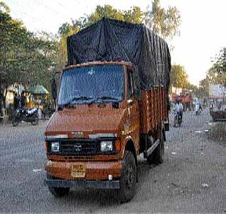 Two Truck Rice of School Nutrition Dangers Riches | शालेय पोषण आहाराचा दोन ट्रक तांदूळ जप्त Two Truck Rice of School Nutrition Dangers Riches | शालेय पोषण आहाराचा दोन ट्रक तांदूळ जप्त