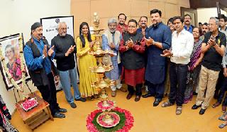 'Shloka' depicting new ways of creation | सृजनाच्या नव्या वाटांचे चित्रण करणारे ‘श्लोक’ 'Shloka' depicting new ways of creation | सृजनाच्या नव्या वाटांचे चित्रण करणारे ‘श्लोक’