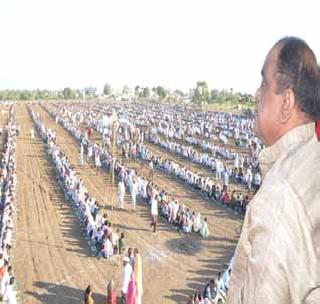 Mahaprasad took millions of devotees | लाखो भाविकांनी घेतला महाप्रसाद